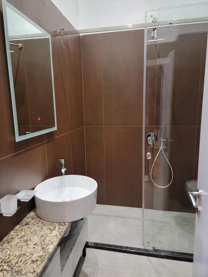 Berhami Studio Apartment ติรานา ภายนอก รูปภาพ